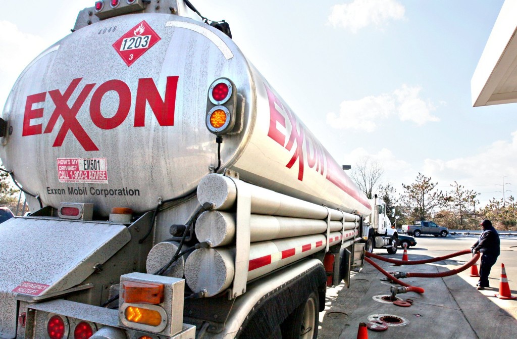 earns-exxon-mobil-2b88137d2cbc6f43